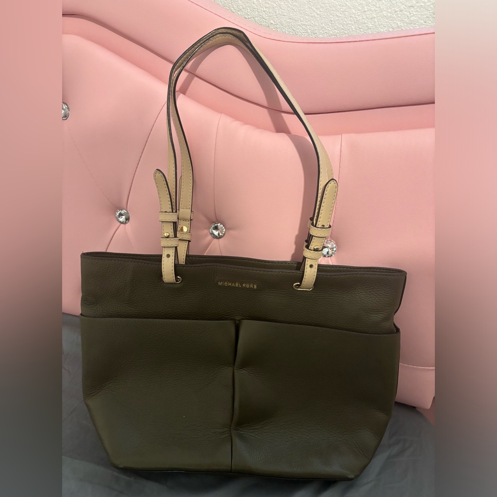 NWT Michael Kors Pebble Leather Purse